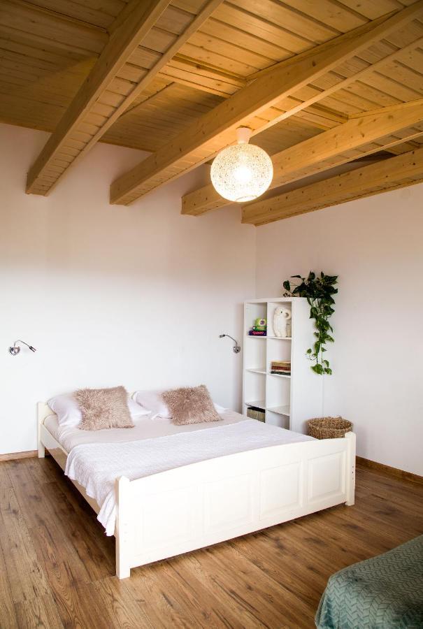 Miedzy Owcami Apartamento Sromowce Wyzne Exterior foto