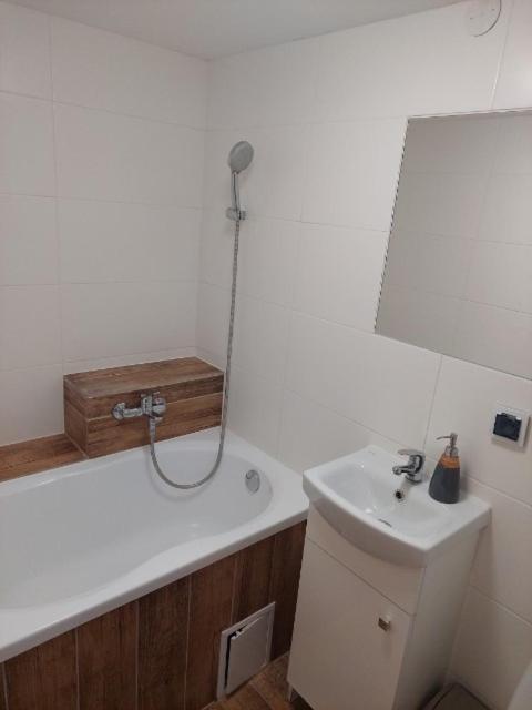 Miedzy Owcami Apartamento Sromowce Wyzne Exterior foto